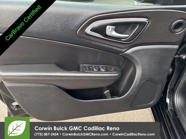 2017 Chrysler 200 Limited Platinum