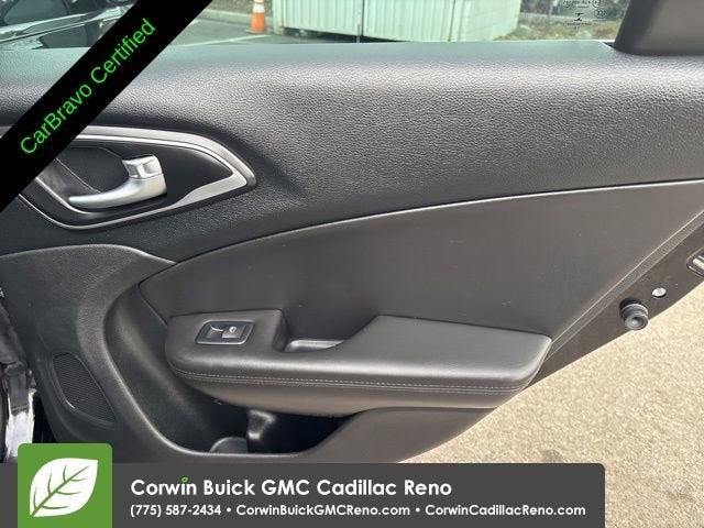 2017 Chrysler 200 Limited Platinum