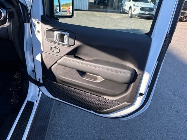 2021 Jeep Wrangler Unlimited Sahara Altitude 4x4