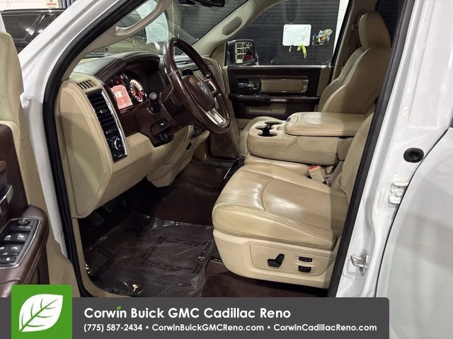 2017 RAM 1500 Laramie Crew Cab 4x4 5'7" Box
