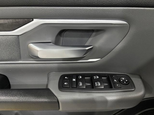 2020 RAM 1500 Big Horn Crew Cab 4x4 5'7" Box