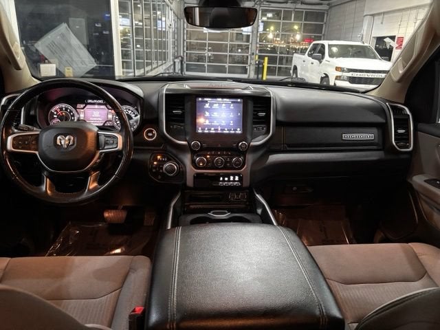 2020 RAM 1500 Big Horn Crew Cab 4x4 5'7" Box