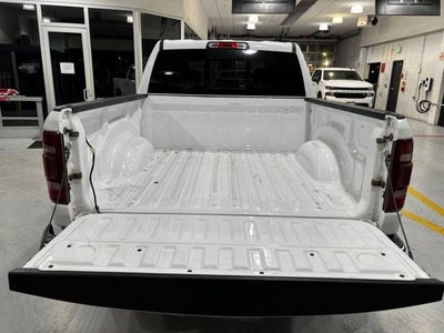 2020 RAM 1500 Big Horn Crew Cab 4x4 5'7" Box