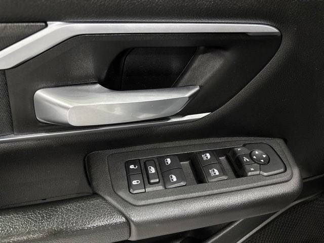 2025 RAM 1500 Big Horn Crew Cab 4x4 5'7" Box