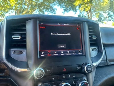2021 RAM 1500 Big Horn Crew Cab 4x4 5'7" Box