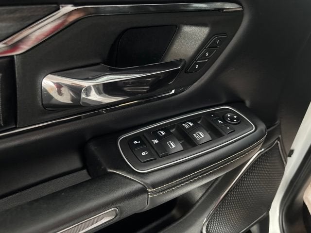 2022 RAM 1500 Limited Crew Cab 4x4 5'7" Box
