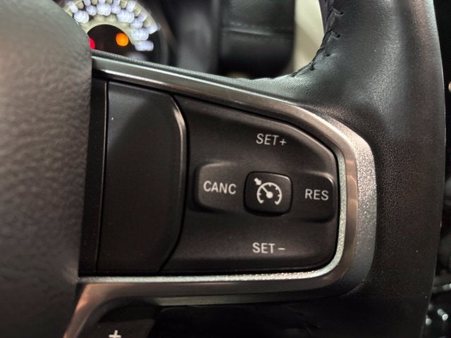 2020 RAM 1500 Laramie Crew Cab 4x4 5'7" Box