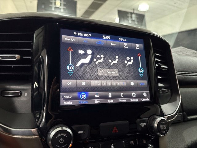 2020 RAM 1500 Laramie Crew Cab 4x4 5'7" Box