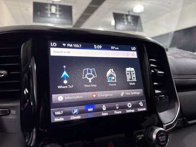 2020 RAM 1500 Laramie Crew Cab 4x4 5'7" Box