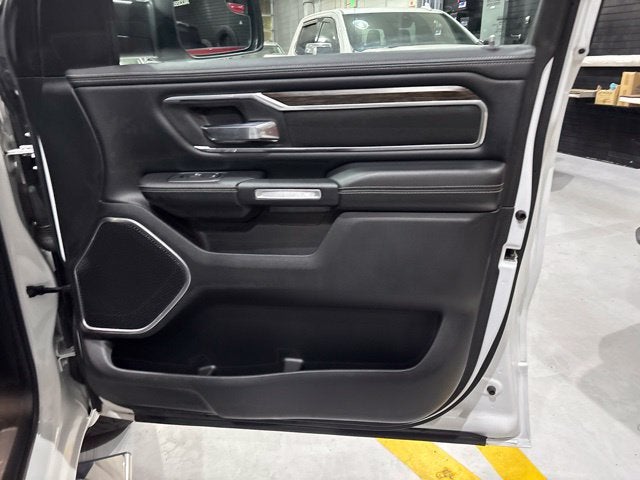 2020 RAM 1500 Laramie Crew Cab 4x4 5'7" Box