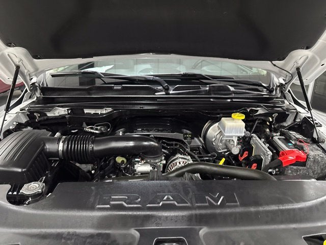 2020 RAM 1500 Laramie Crew Cab 4x4 5'7" Box