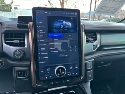 2024 Ford F-150 Lightning LARIAT