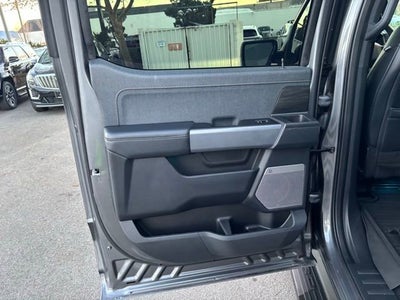 2024 Ford F-150 Lightning LARIAT