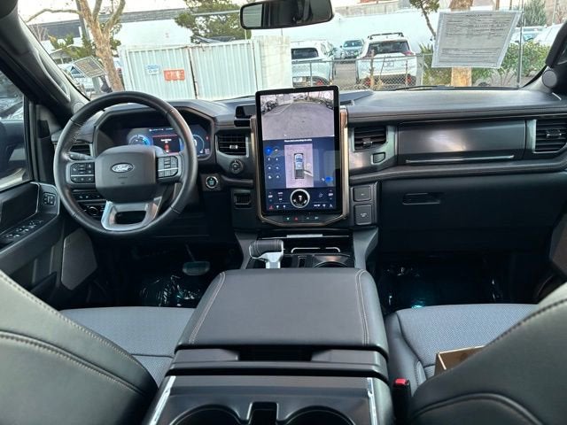 2024 Ford F-150 Lightning LARIAT