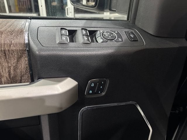 2017 Ford Super Duty F-250 SRW Lariat