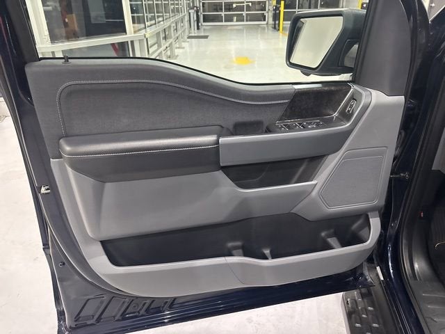 2023 Ford F-150 Lightning XLT