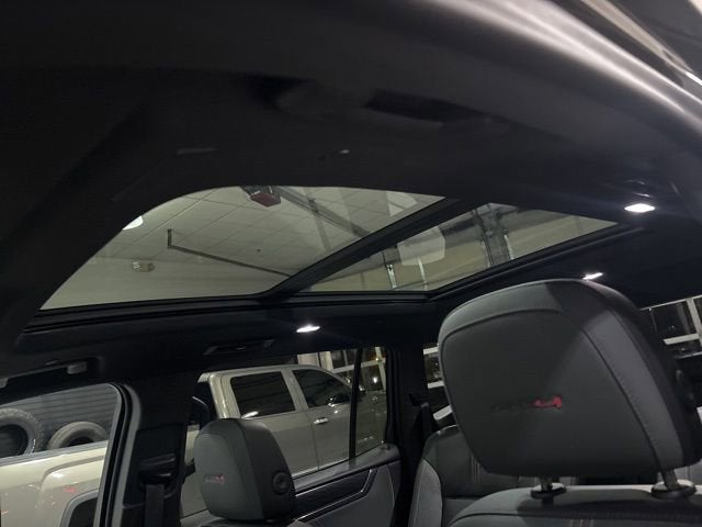 2024 GMC Acadia AT4