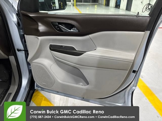 2017 GMC Acadia SLT