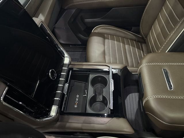 2025 GMC Yukon Denali Ultimate