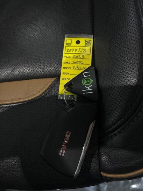 2023 GMC Yukon XL AT4