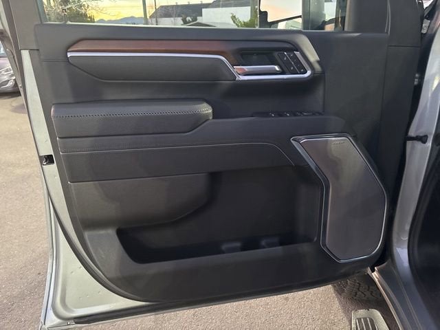 2025 GMC Sierra 3500 HD Denali