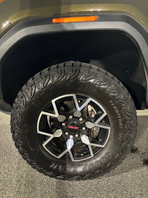 2024 GMC Canyon AT4X