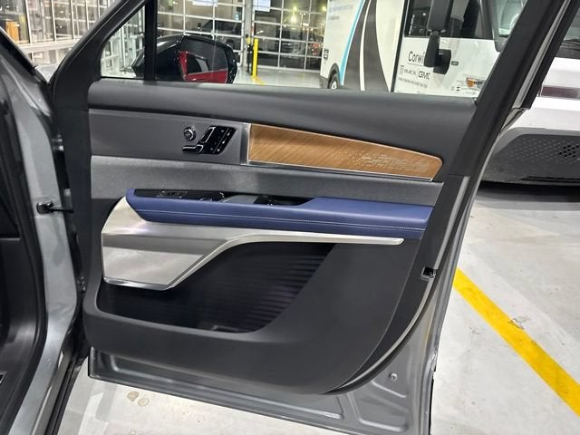 2026 Cadillac VISTIQ Premium Luxury