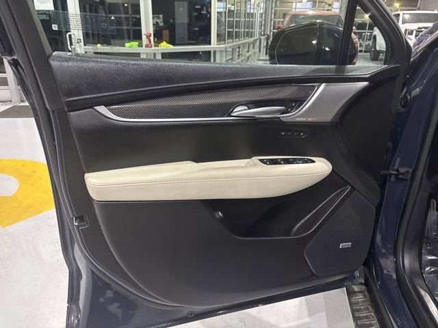 2025 Cadillac XT5 Sport