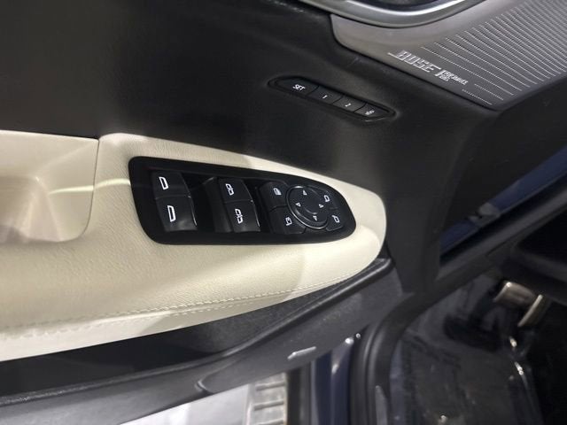 2025 Cadillac XT5 Sport