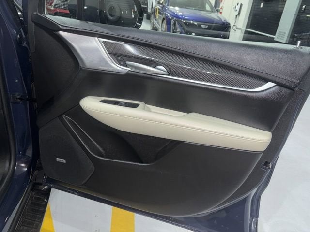 2025 Cadillac XT5 Sport