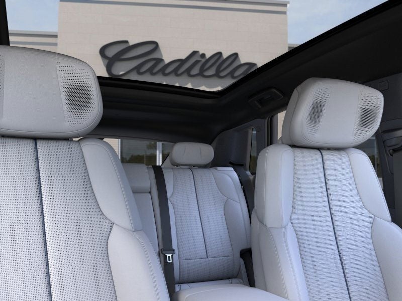 2025 Cadillac LYRIQ Luxury 2