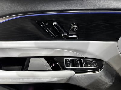 2024 Cadillac LYRIQ Luxury 3
