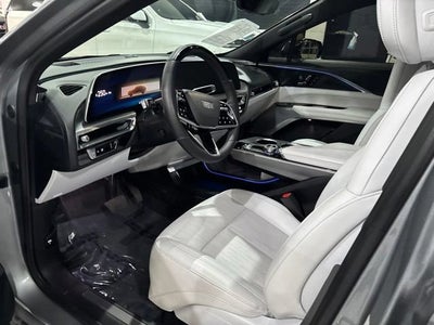 2024 Cadillac LYRIQ Luxury 3