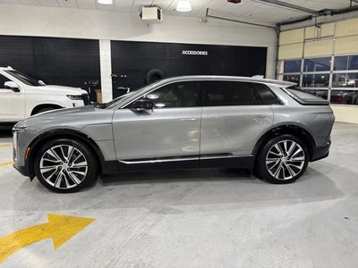 2024 Cadillac LYRIQ Luxury 3
