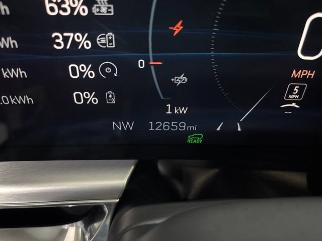 2024 Cadillac LYRIQ Luxury 3