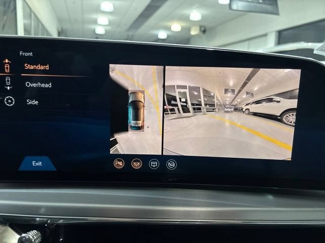 2024 Cadillac LYRIQ Luxury 3
