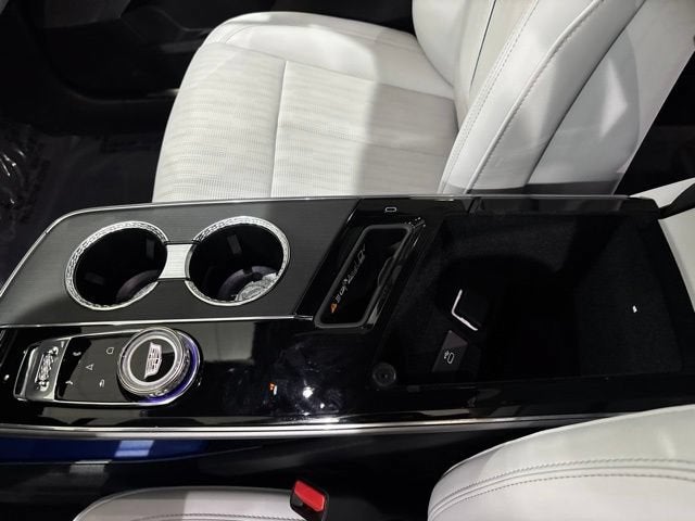 2024 Cadillac LYRIQ Luxury 3