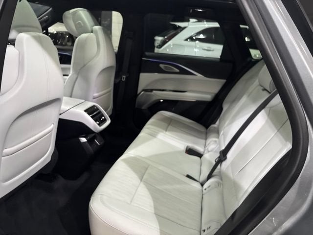 2024 Cadillac LYRIQ Luxury 3