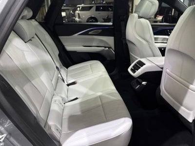 2024 Cadillac LYRIQ Luxury 3