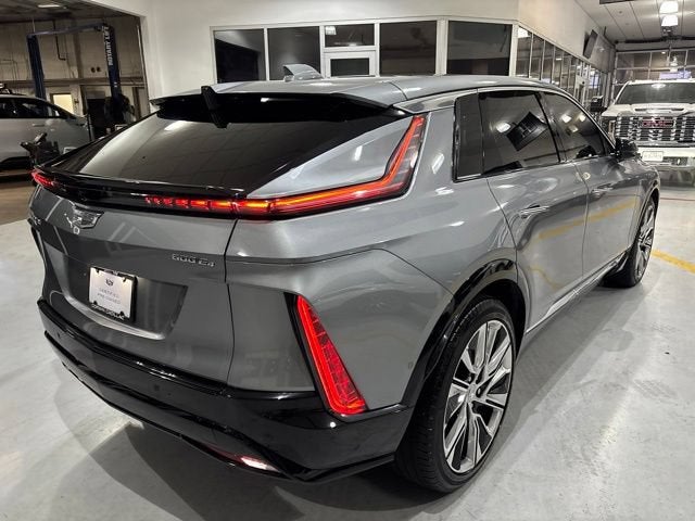 2024 Cadillac LYRIQ Luxury 3