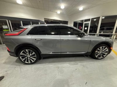 2024 Cadillac LYRIQ Luxury 3