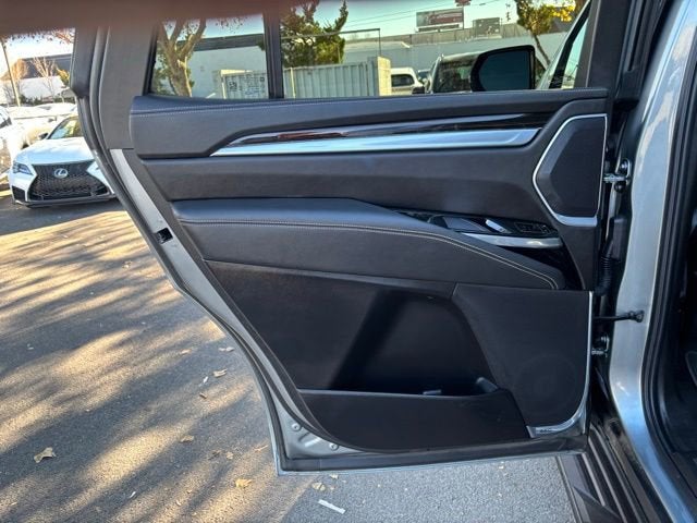 2025 Cadillac Escalade Premium Luxury