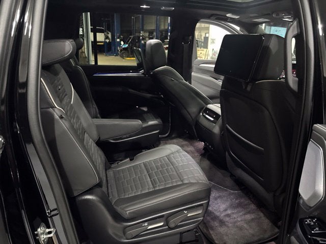 2025 Cadillac Escalade ESV Premium Luxury Platinum