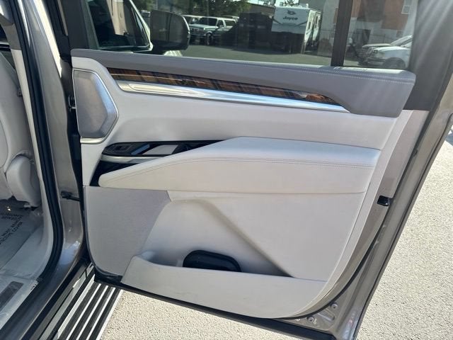 2025 Cadillac Escalade ESV Sport Platinum