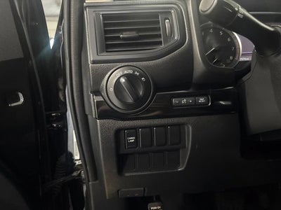 2022 Nissan TITAN Crew Cab SV 4x4