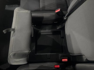 2022 Nissan TITAN Crew Cab SV 4x4