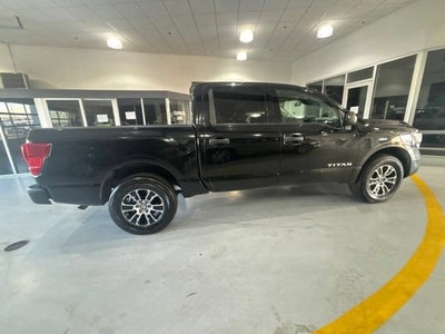 2022 Nissan TITAN Crew Cab SV 4x4