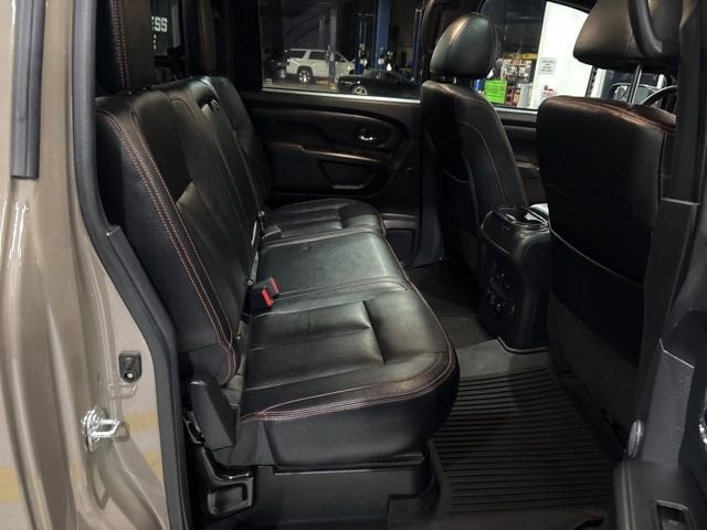 2023 Nissan TITAN Crew Cab PRO-4X 4x4