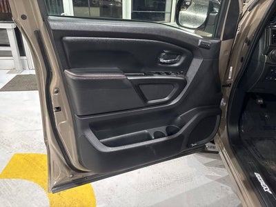 2023 Nissan TITAN Crew Cab PRO-4X 4x4