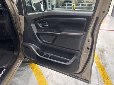 2023 Nissan TITAN Crew Cab PRO-4X 4x4